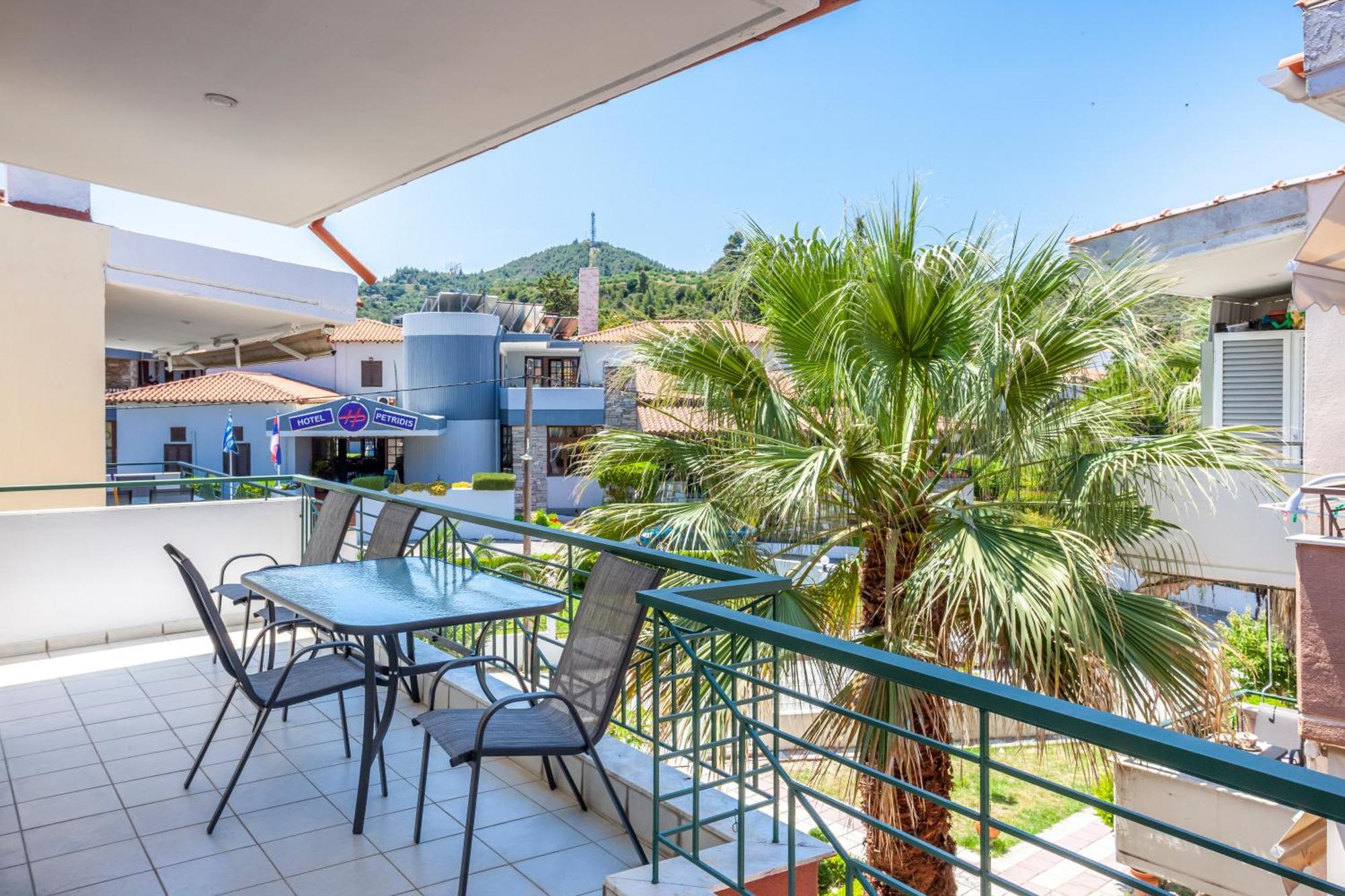 Aris Luxury Apartments Pefkochori Exterior photo